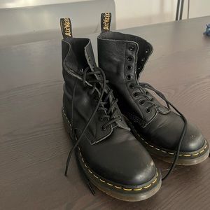 Dr. Martens 1460 Pascal Virginia 8-Eye Combat Boot